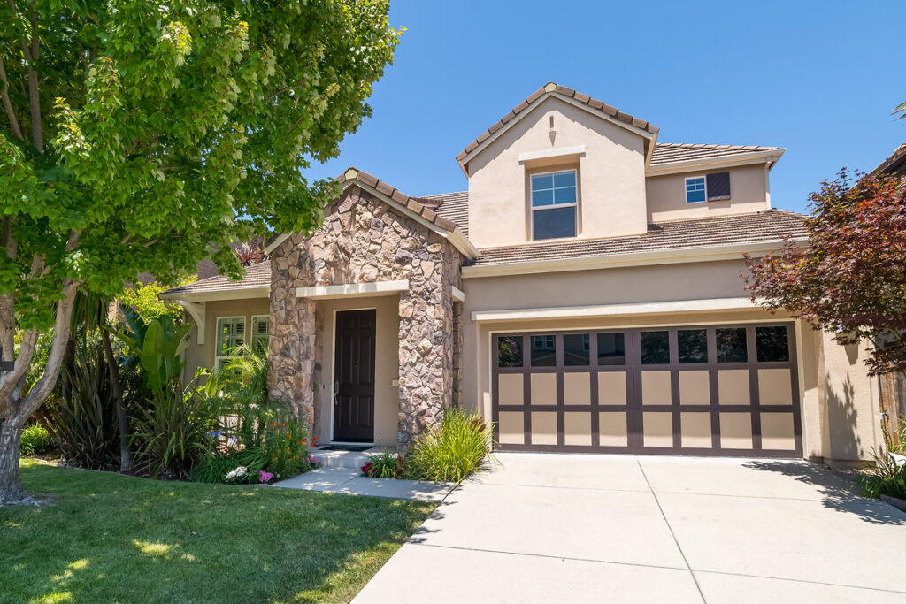 76 Oak grove Dr in Pointe Marin Novato
