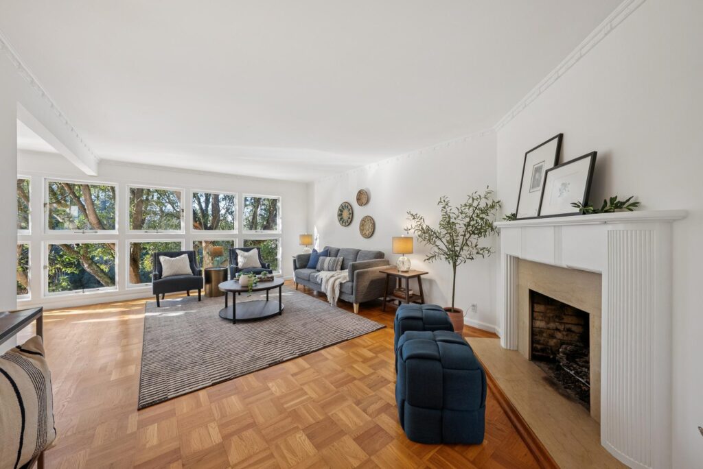 656 Funston Ave living room